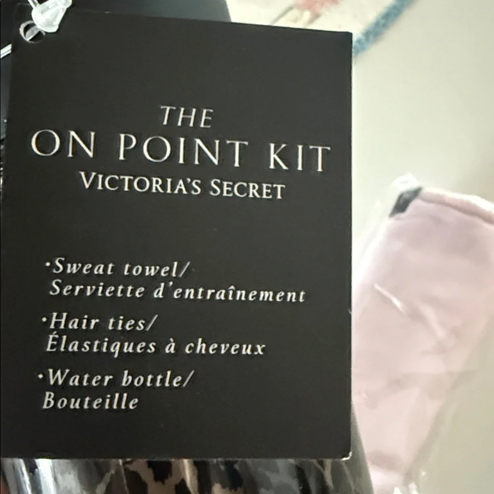 Vs Victoria’s Secret plastic leopard cheetah animal print water bottle - Picture 7 of 9